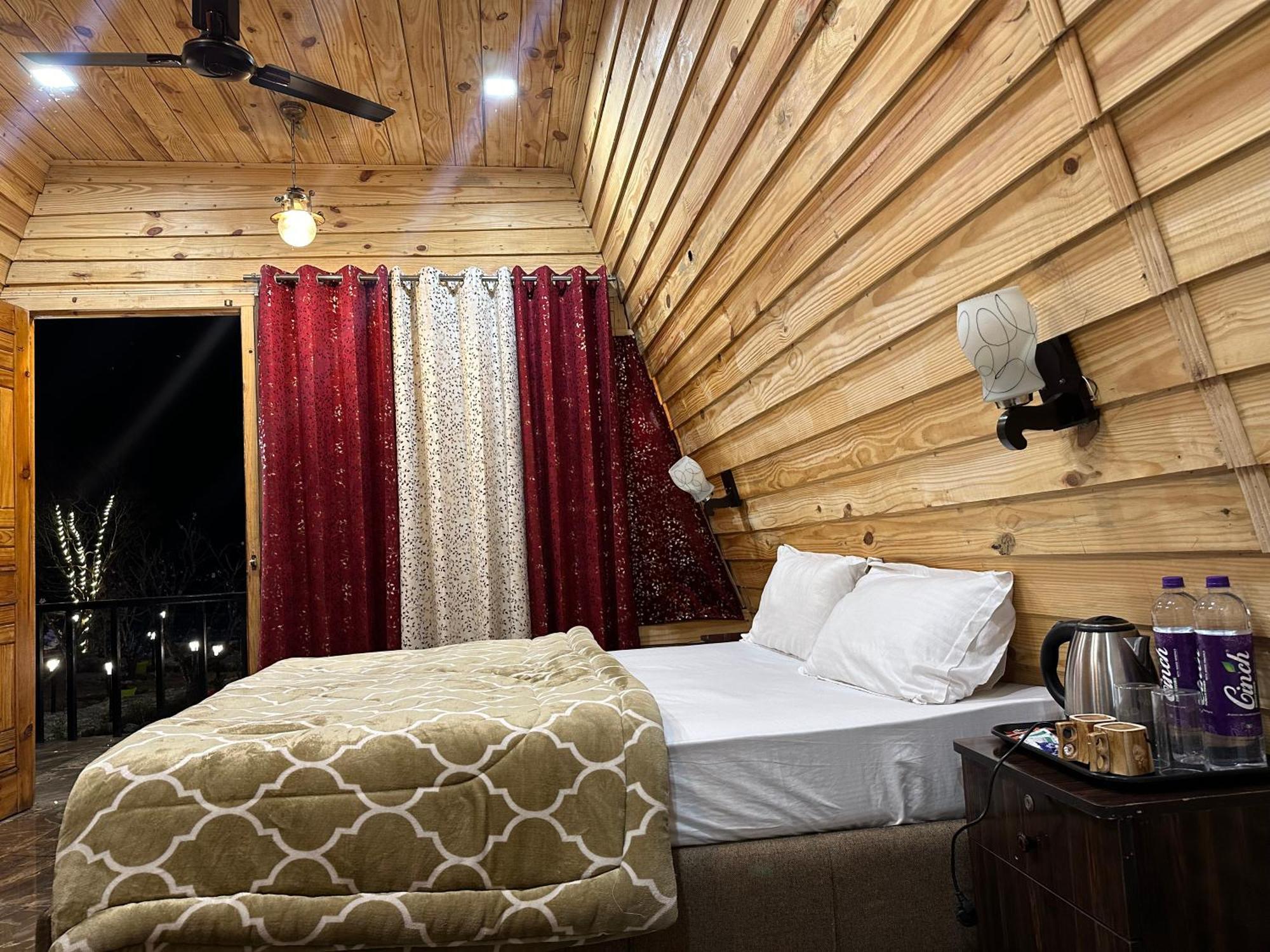 Cabana Riverside Resort - Kainchi Dham Нейнитал Екстериор снимка