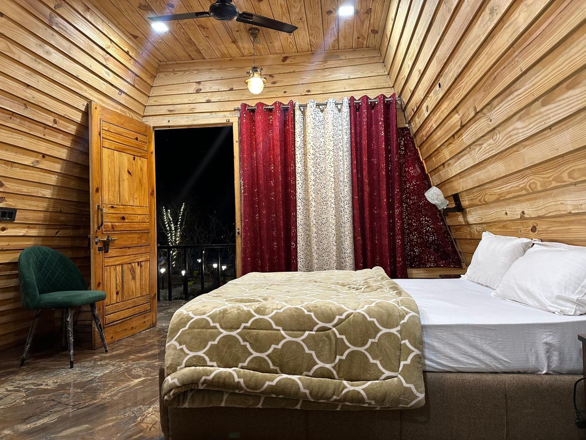 Cabana Riverside Resort - Kainchi Dham Нейнитал Екстериор снимка