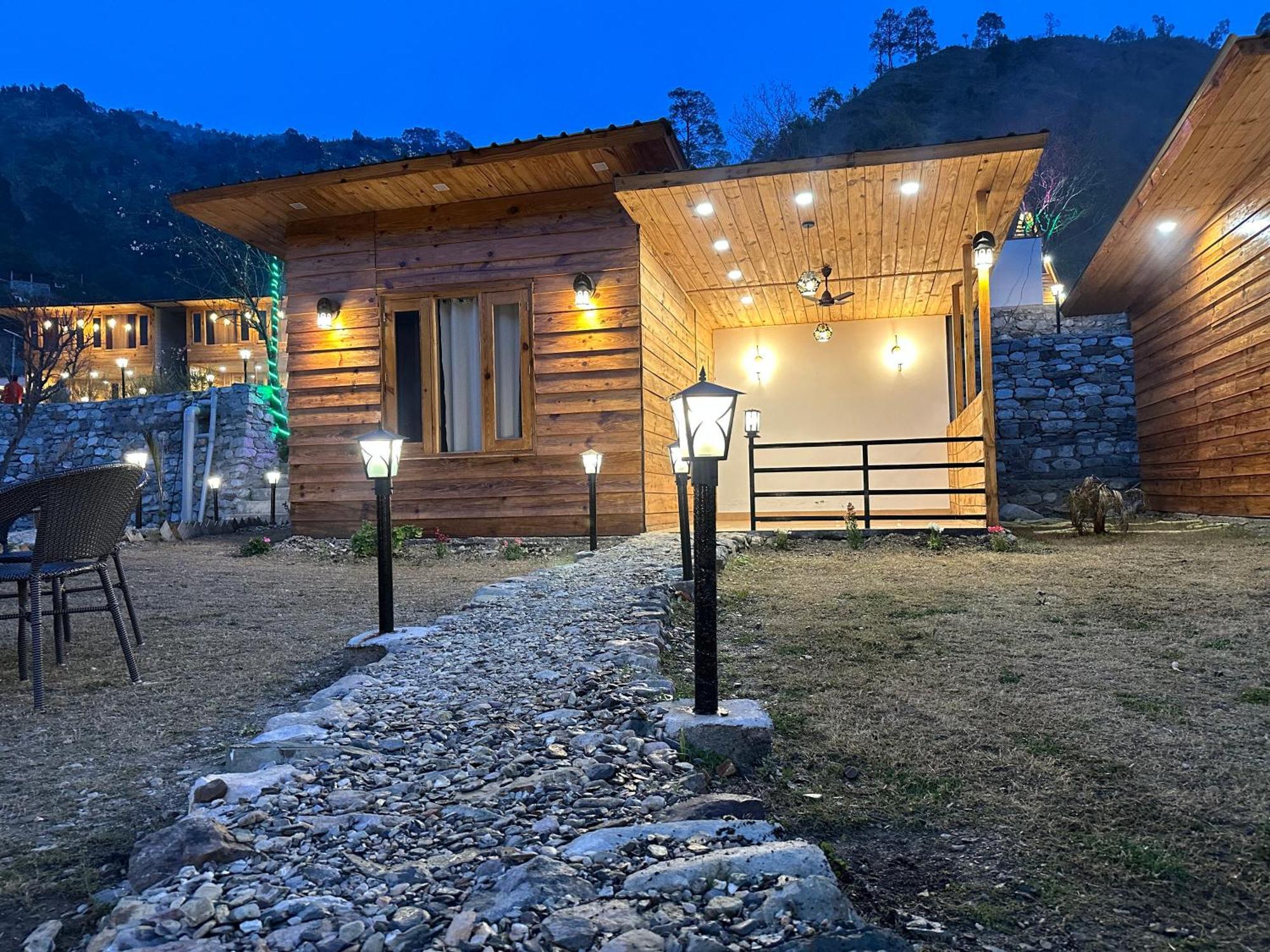 Cabana Riverside Resort - Kainchi Dham Нейнитал Екстериор снимка