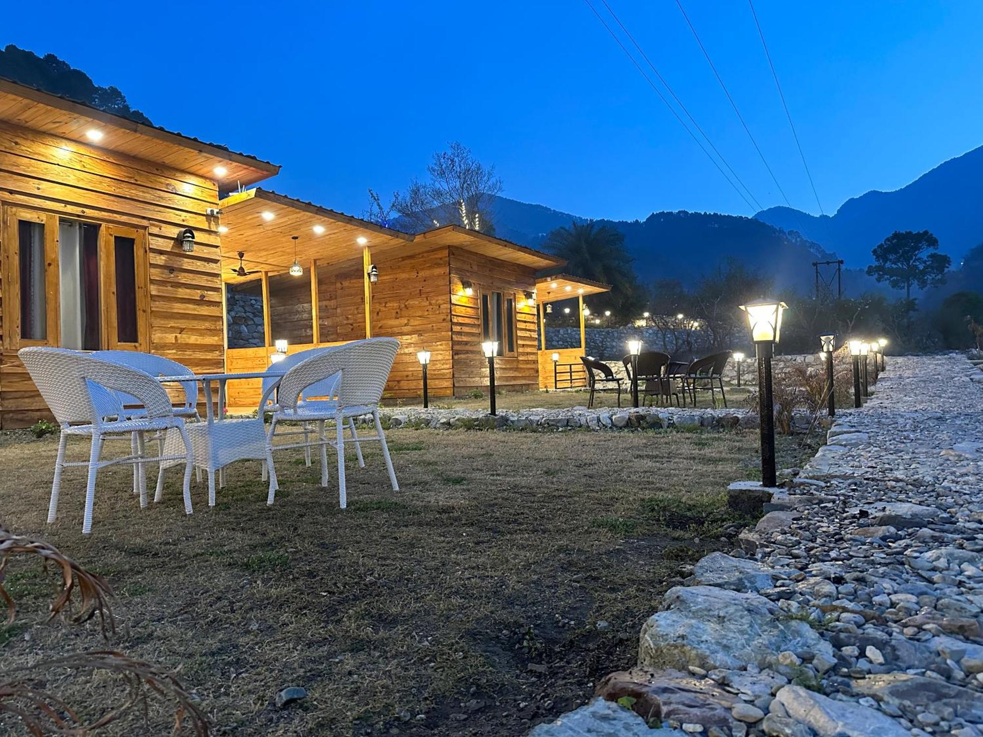 Cabana Riverside Resort - Kainchi Dham Нейнитал Екстериор снимка