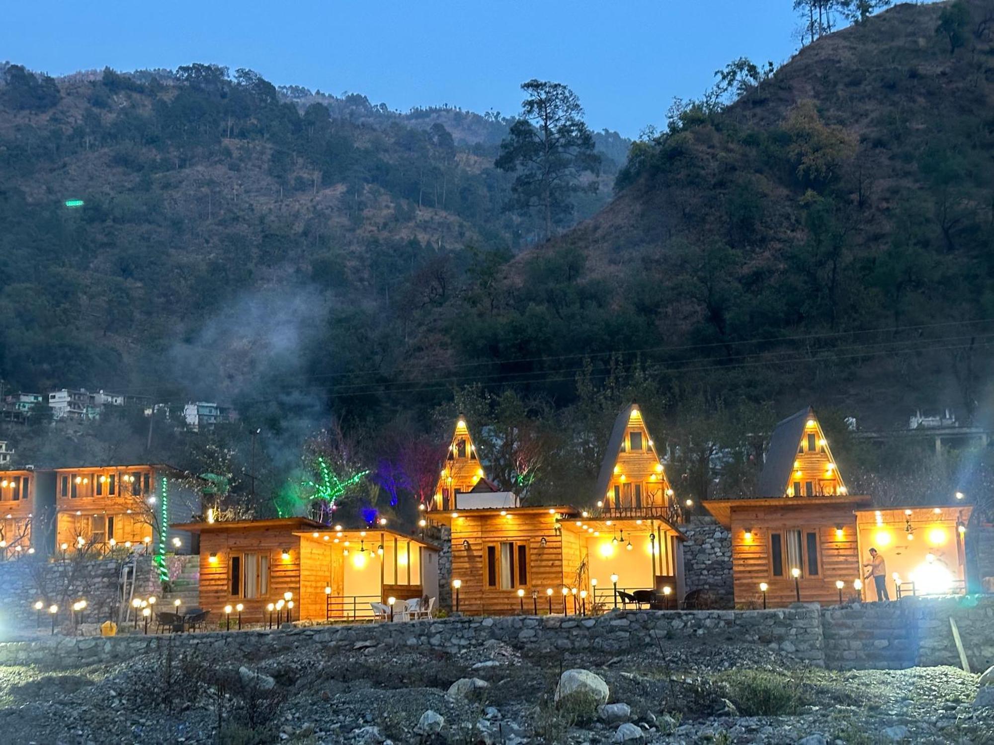 Cabana Riverside Resort - Kainchi Dham Нейнитал Екстериор снимка