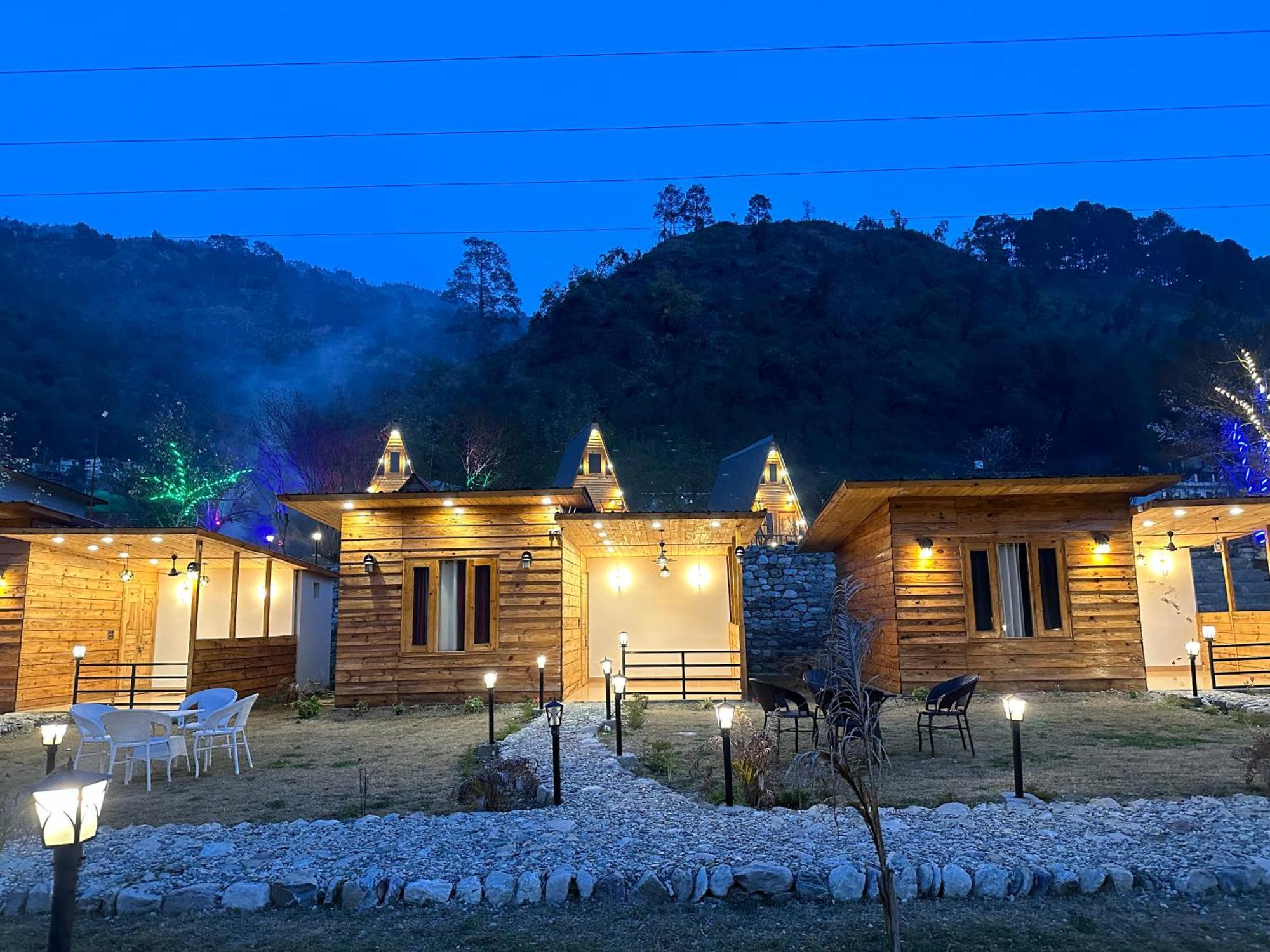 Cabana Riverside Resort - Kainchi Dham Нейнитал Екстериор снимка