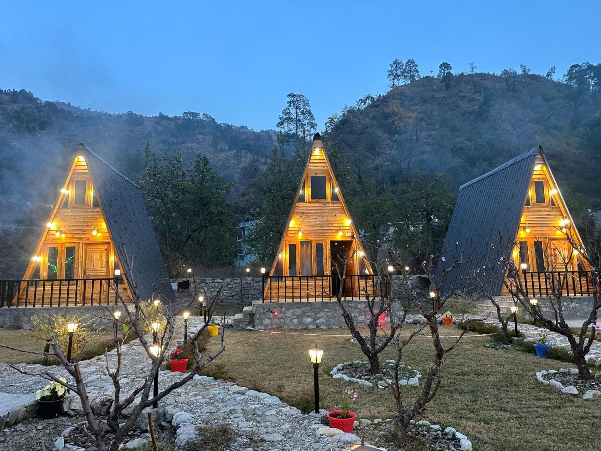 Cabana Riverside Resort - Kainchi Dham Нейнитал Екстериор снимка
