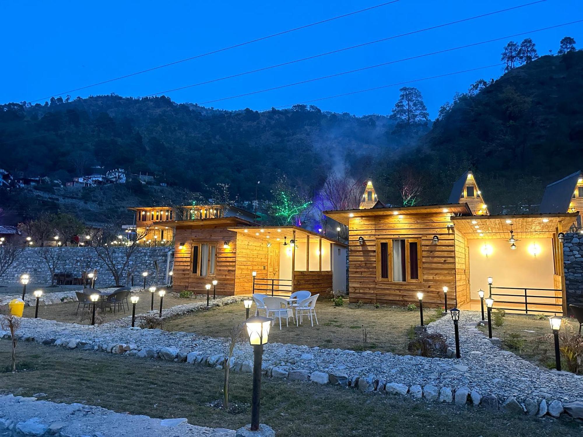 Cabana Riverside Resort - Kainchi Dham Нейнитал Екстериор снимка